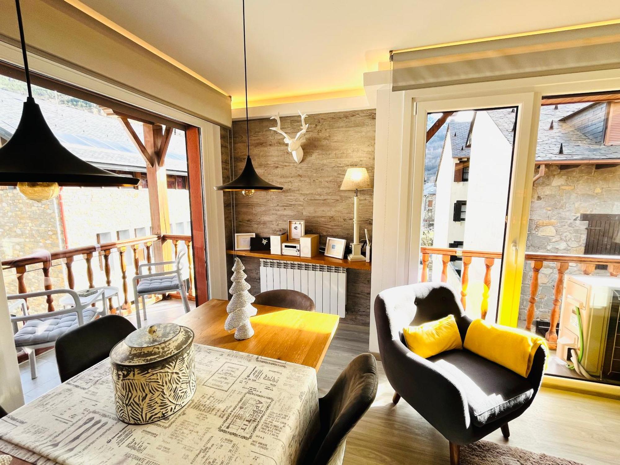 Up Benasque Flor De Nieve Apartment Bagian luar foto